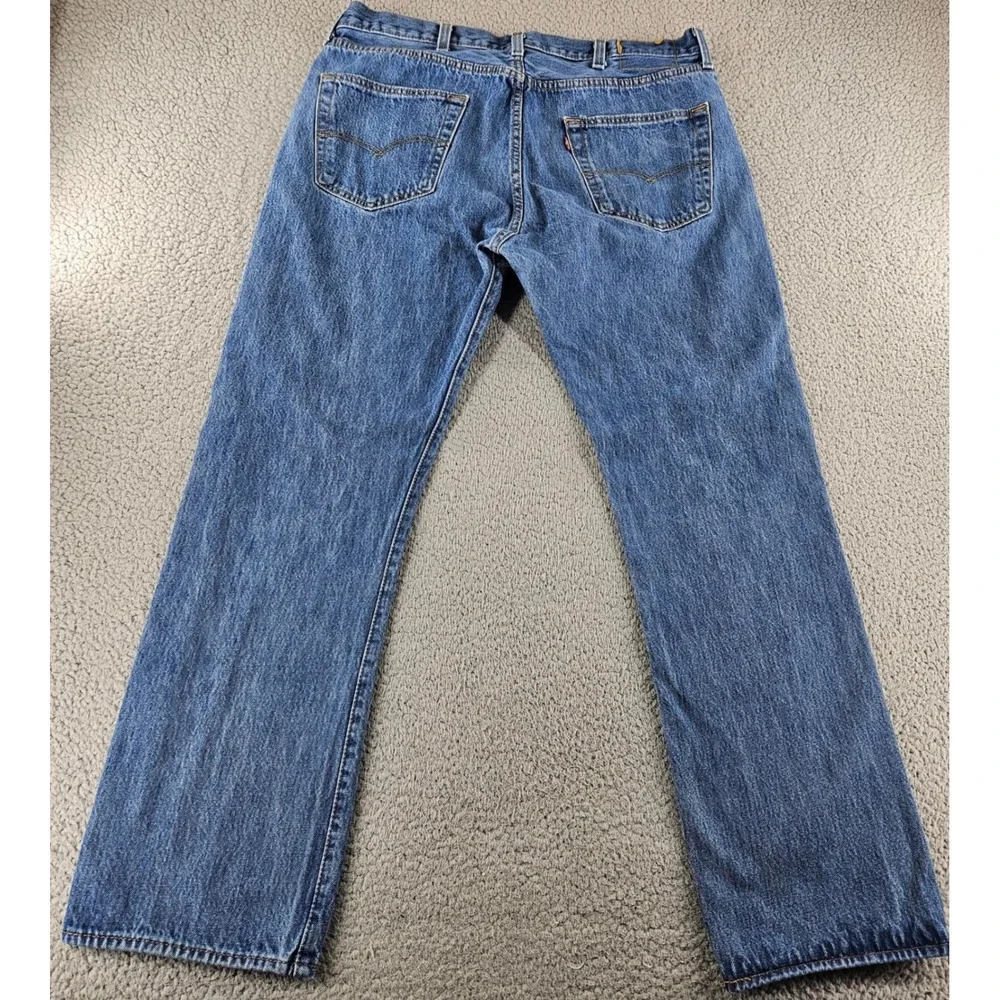 Levis 501 Jeans Mens 38x32 Blue Medium Wash Straight Leg Button Fly‎ Denim Jeans